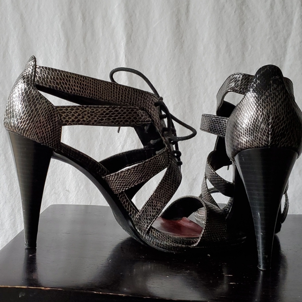 Shoes - Picture 2 of 5